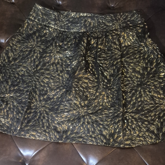 Lane Bryant Dresses & Skirts - Lane Bryant Black Skater Skirt with Gold Floral Metallic Print Sz. 18